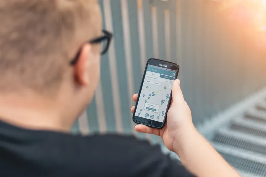 Hydro mobile viewing map screen custom software